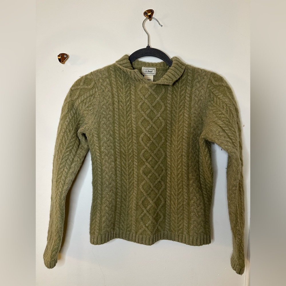 L.L Bean Vintage Cable Knit Sweater Merino Wool Split Neck Size S